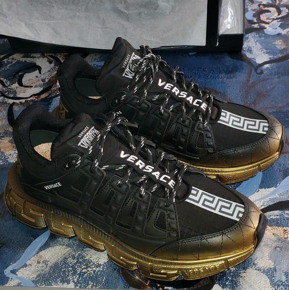 COPY - 2024 BRAND NEW VERSACE Trigreca Tessuti Black and Gold Sneakers SZ 42 - Picture 6 of 11